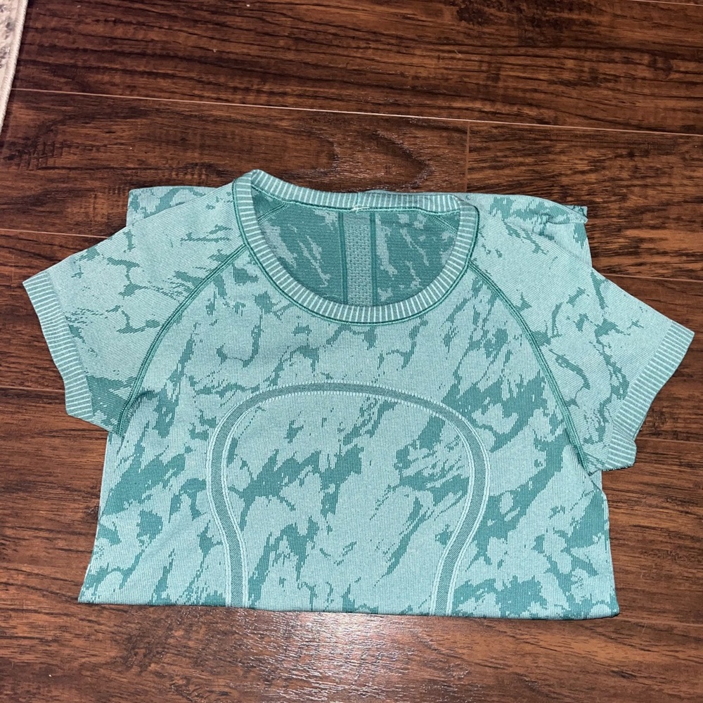 Lululemon swiftly tech